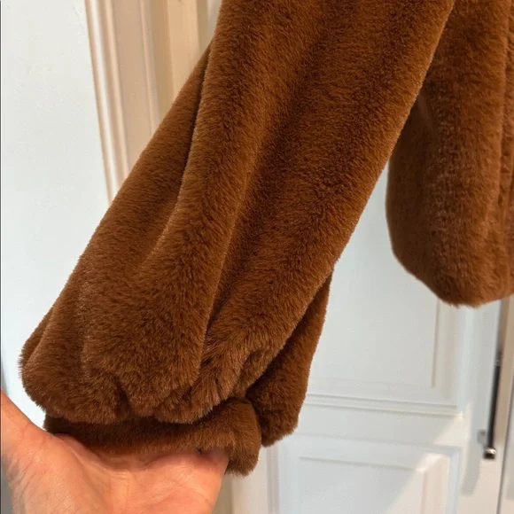 Faux Fur jacket - Picture 3 of 9